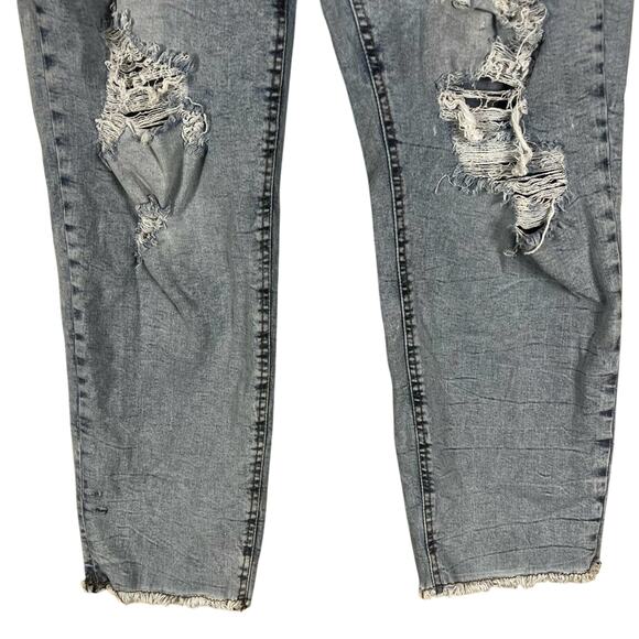Vanilla Star Light Wash Distressed Mom Jeans - Picture 2 of 6